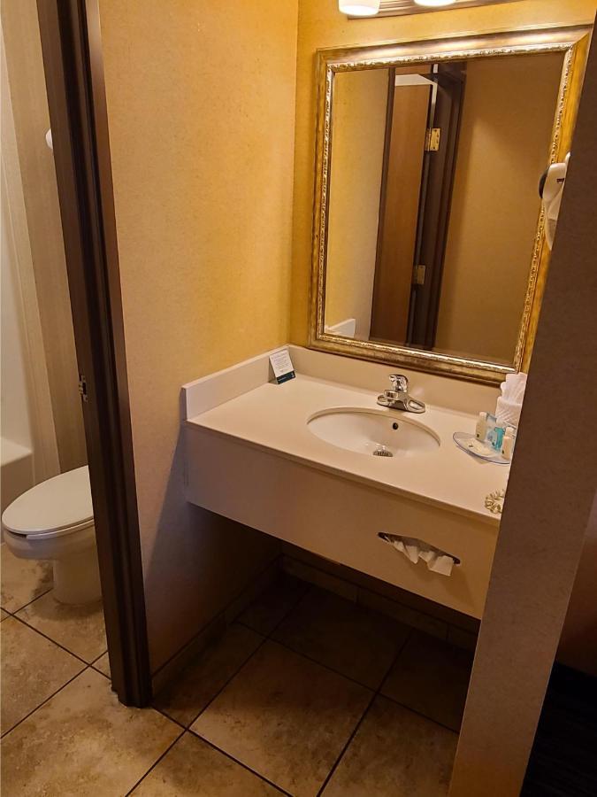 Quality Inn & Suites Wellington - Fort Collins Εξωτερικό φωτογραφία
