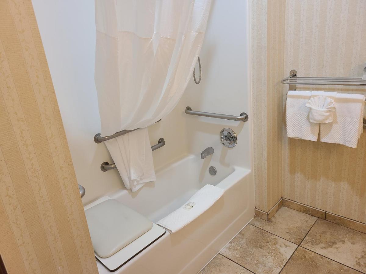 Quality Inn & Suites Wellington - Fort Collins Εξωτερικό φωτογραφία